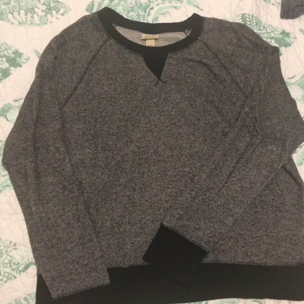 Sweatshirt